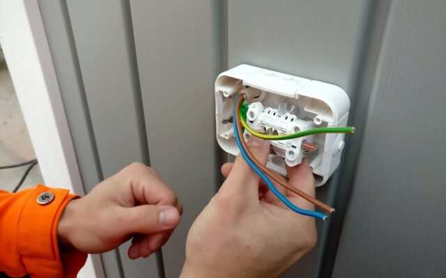 安心水電維修 · ช่างไฟช่างประปาอันซิน